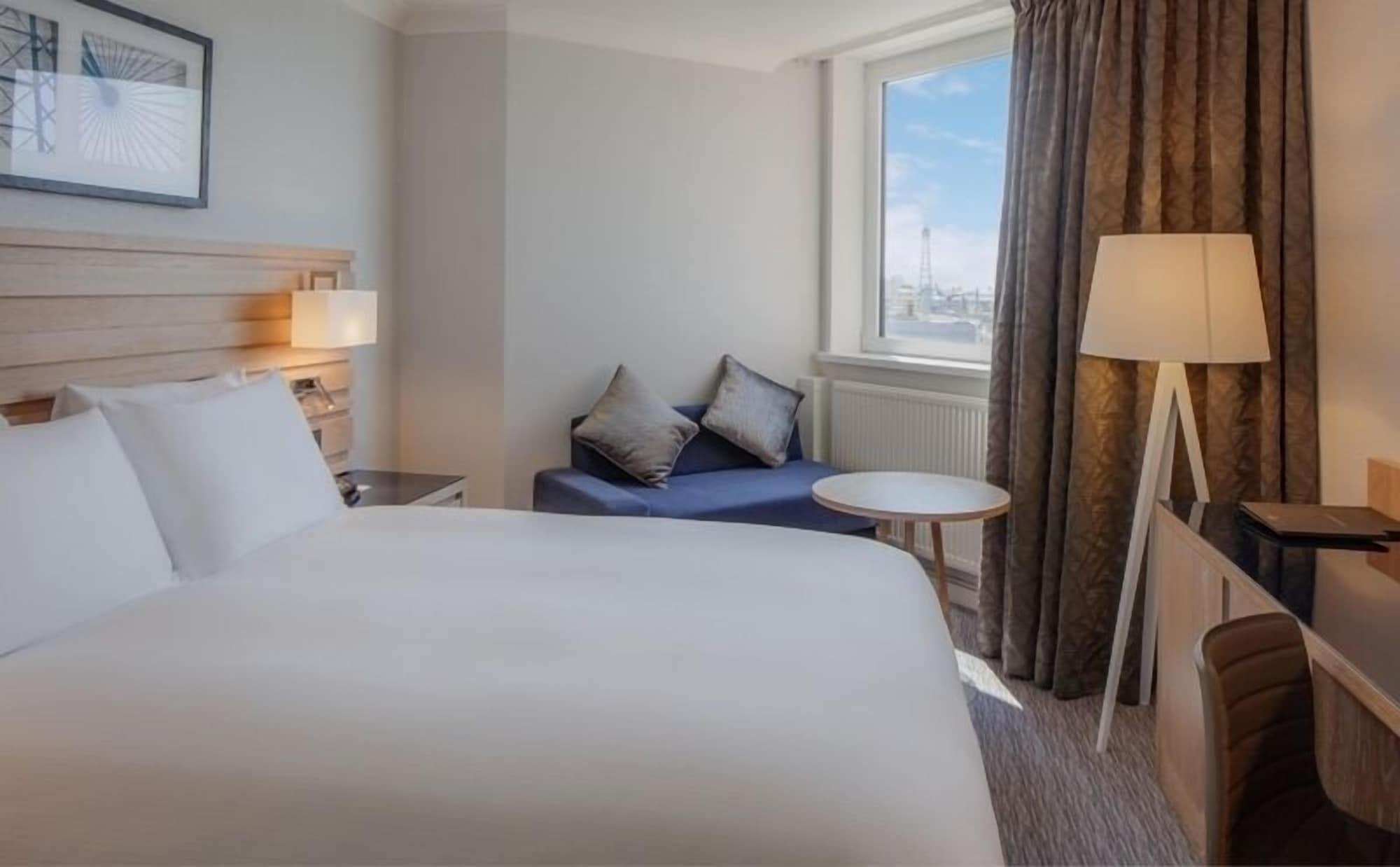 布莱克浦大酒店 黑潭 外观 照片 A room at the hotel