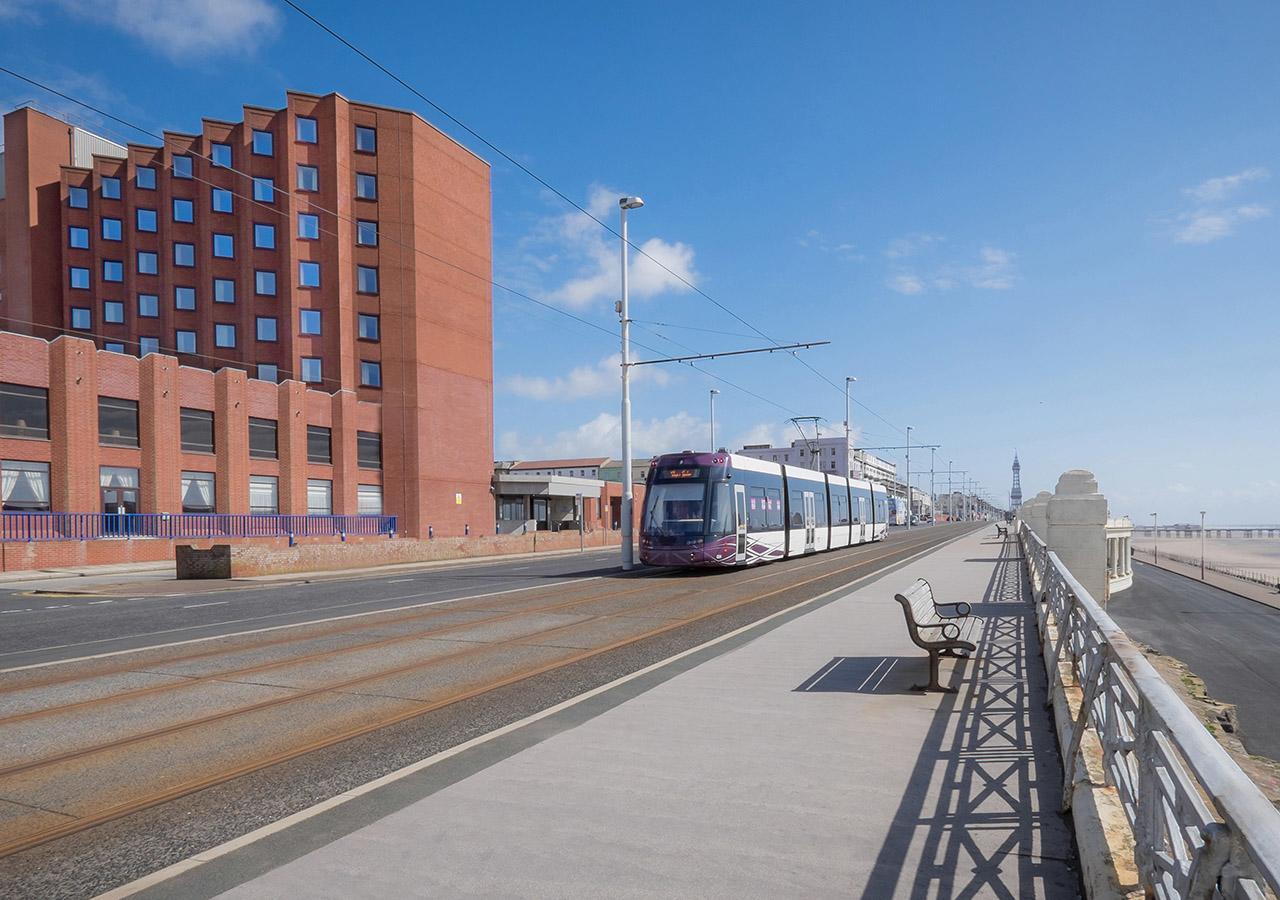 布莱克浦大酒店 黑潭 外观 照片 Tram in Blackpool